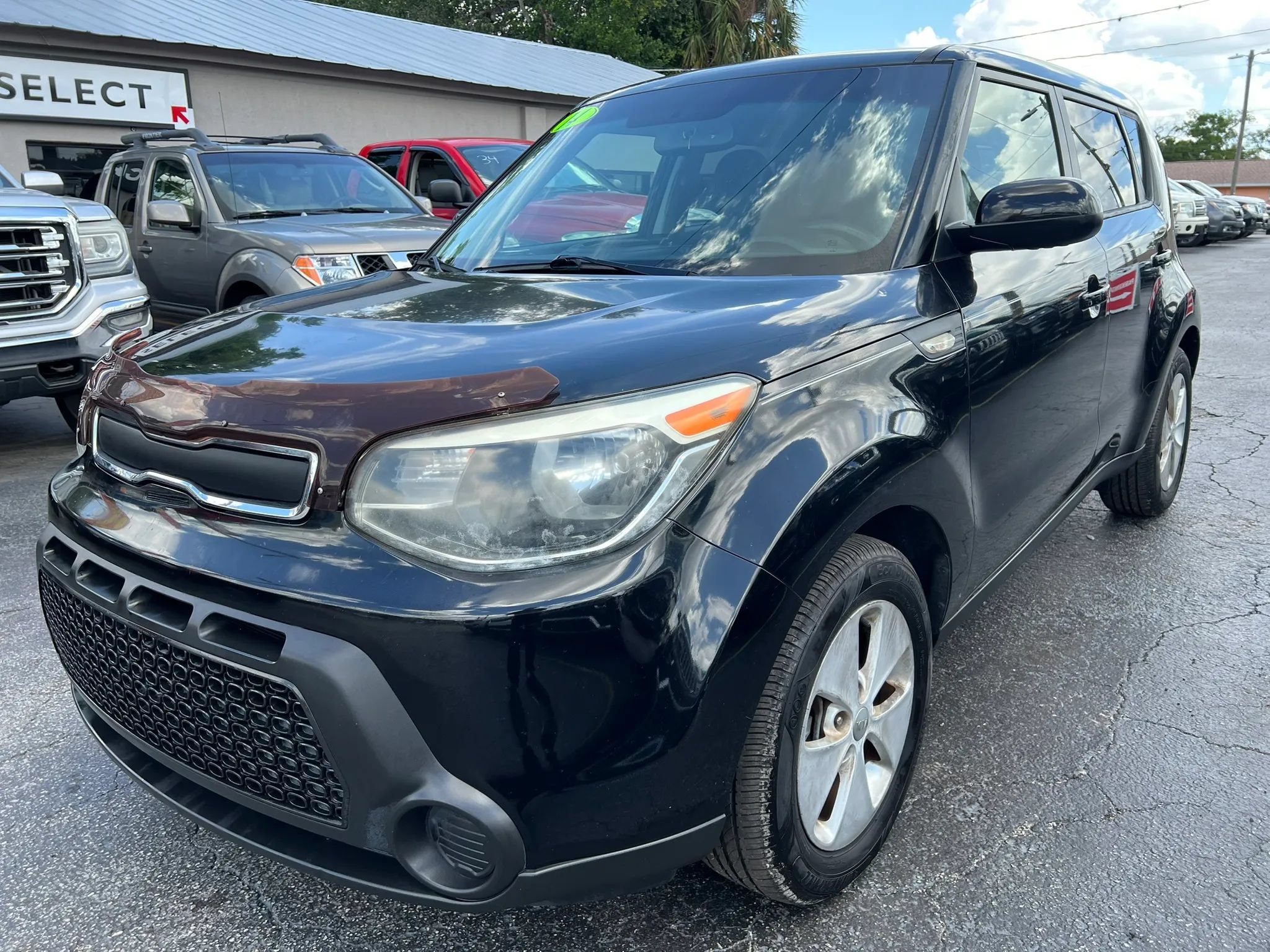 Used 2014 Kia Soul FWD image 2