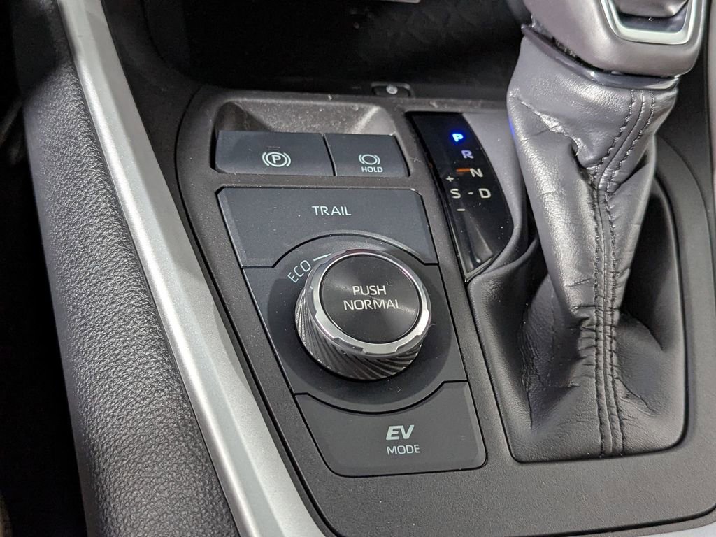 Used 2023 Toyota RAV4 XLE Premium image 38