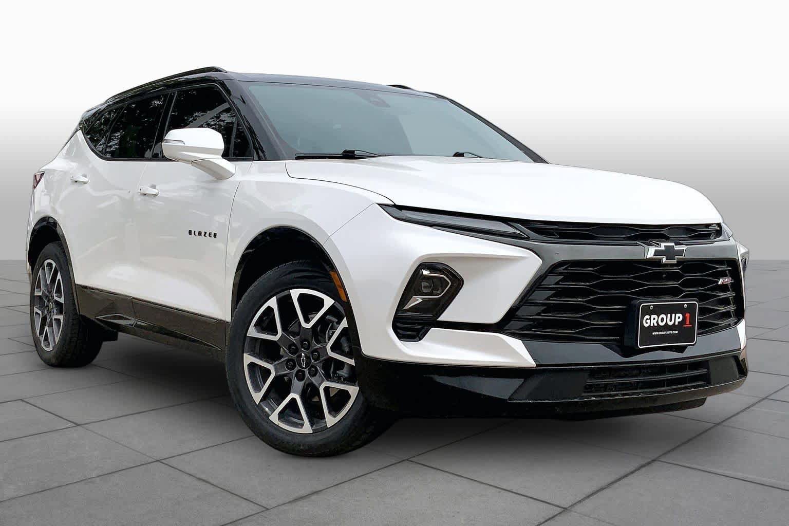 Used 2023 Chevrolet Blazer RS w/ Driver Confidence II Package FWD image 4
