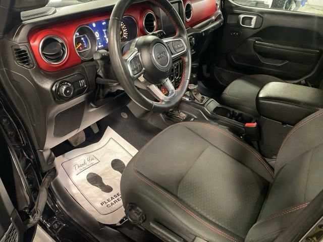 Used 2023 Jeep Wrangler Unlimited Rubicon w/ Cold Weather Group AWD/4WD image 13