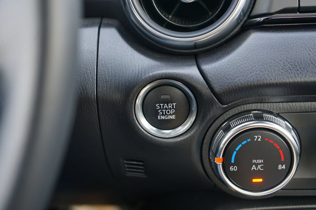 Used 2022 MAZDA MX-5 Miata RF Grand Touring RWD image 17