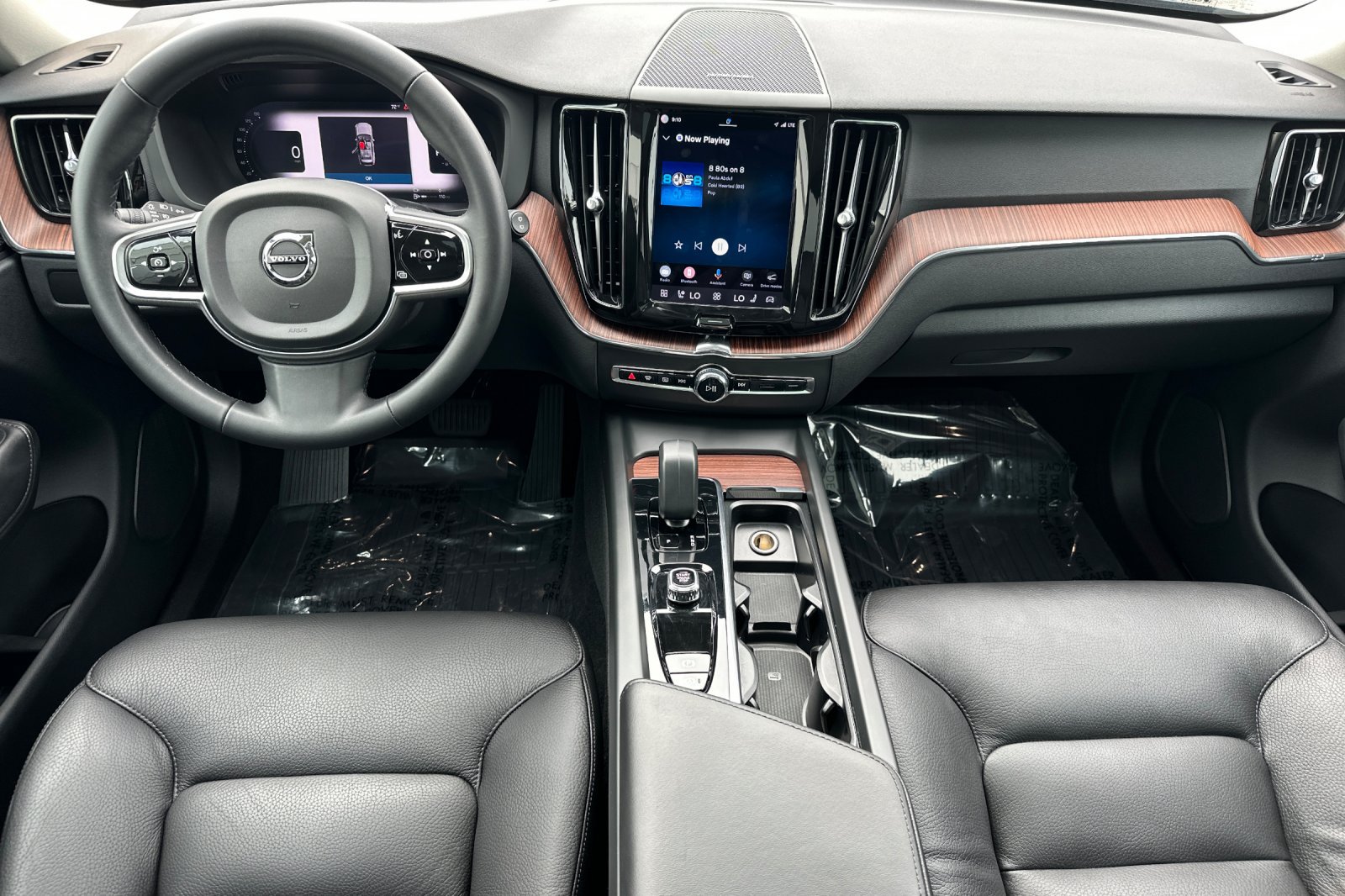 Certified 2023 Volvo XC60 T8 Plus w/ Protection Package Premier AWD/4WD image 15
