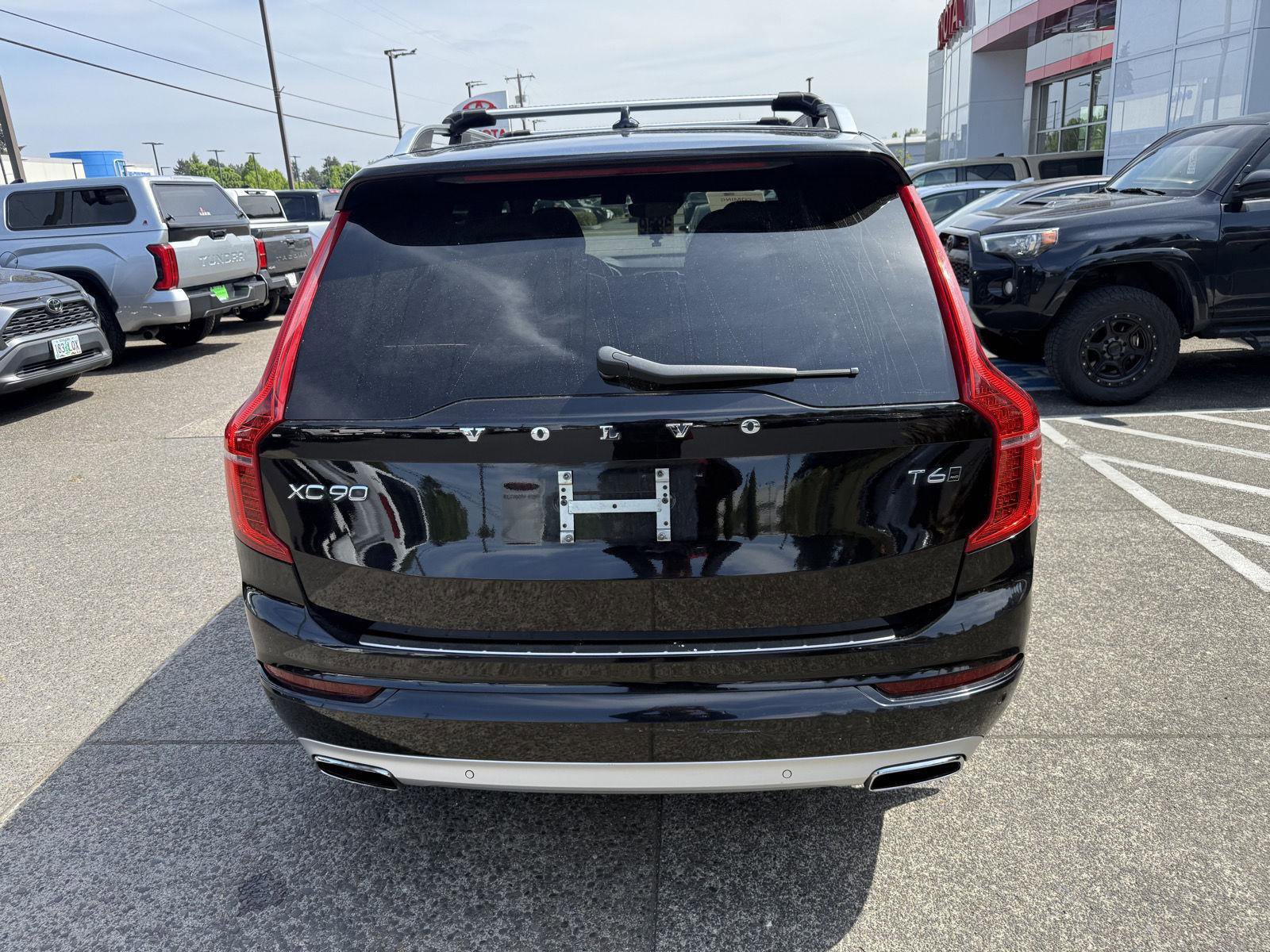 Used 2017 Volvo XC90 T6 Momentum w/ Vision Package AWD/4WD image 4