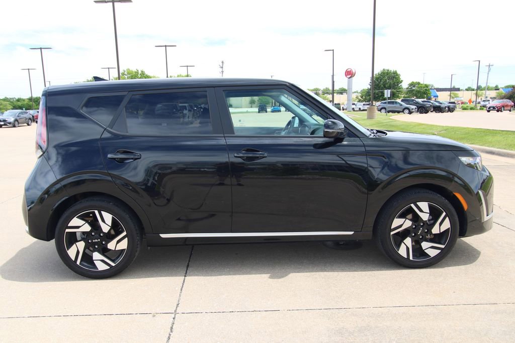 Used 2023 Kia Soul GT-Line FWD image 4