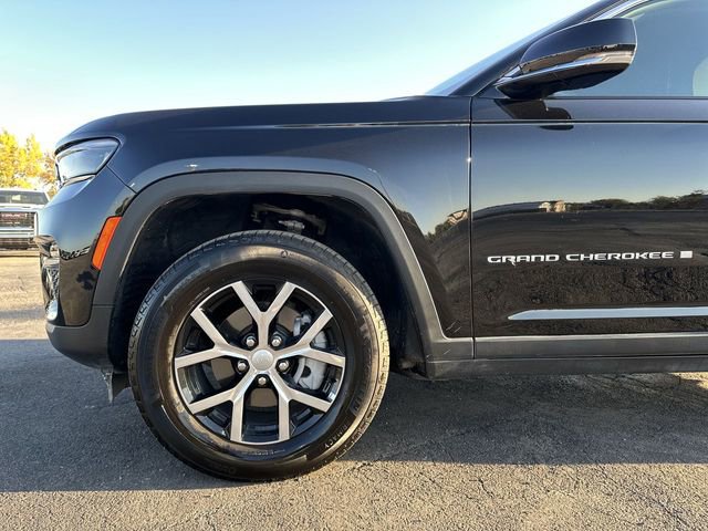 Used 2025 Jeep Grand Cherokee Limited image 36