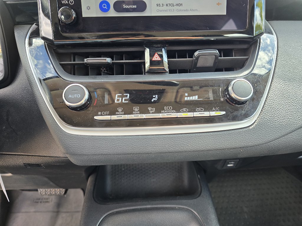 Used 2025 Toyota Corolla LE FWD image 21