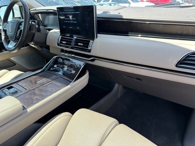 Used 2022 Lincoln Navigator Reserve image 8