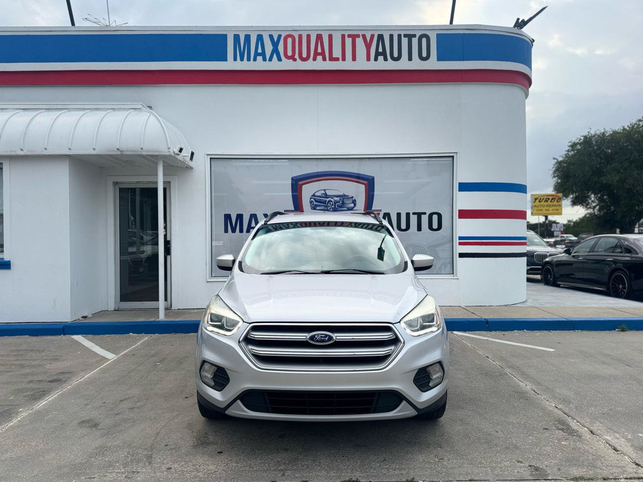 Used 2017 Ford Escape SE w/ Equipment Group 201A FWD image 6