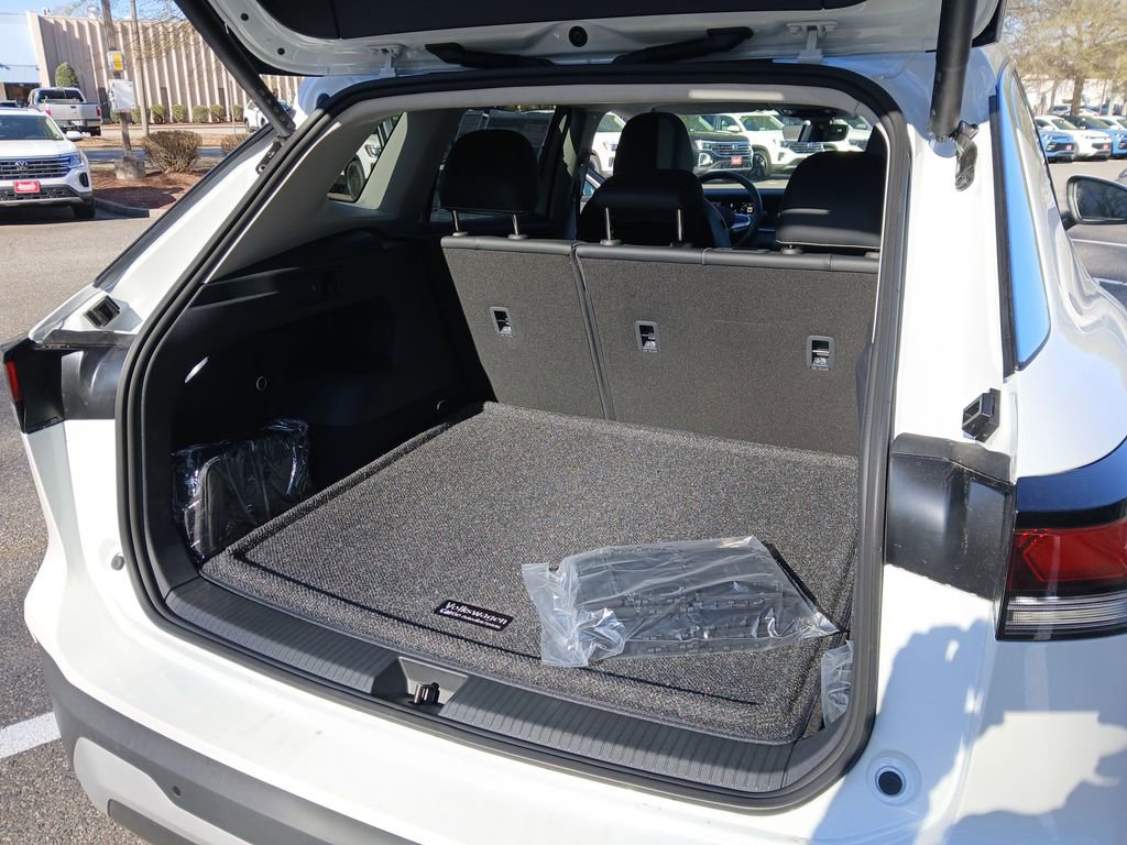 New 2026 Volkswagen Tiguan SE image 22