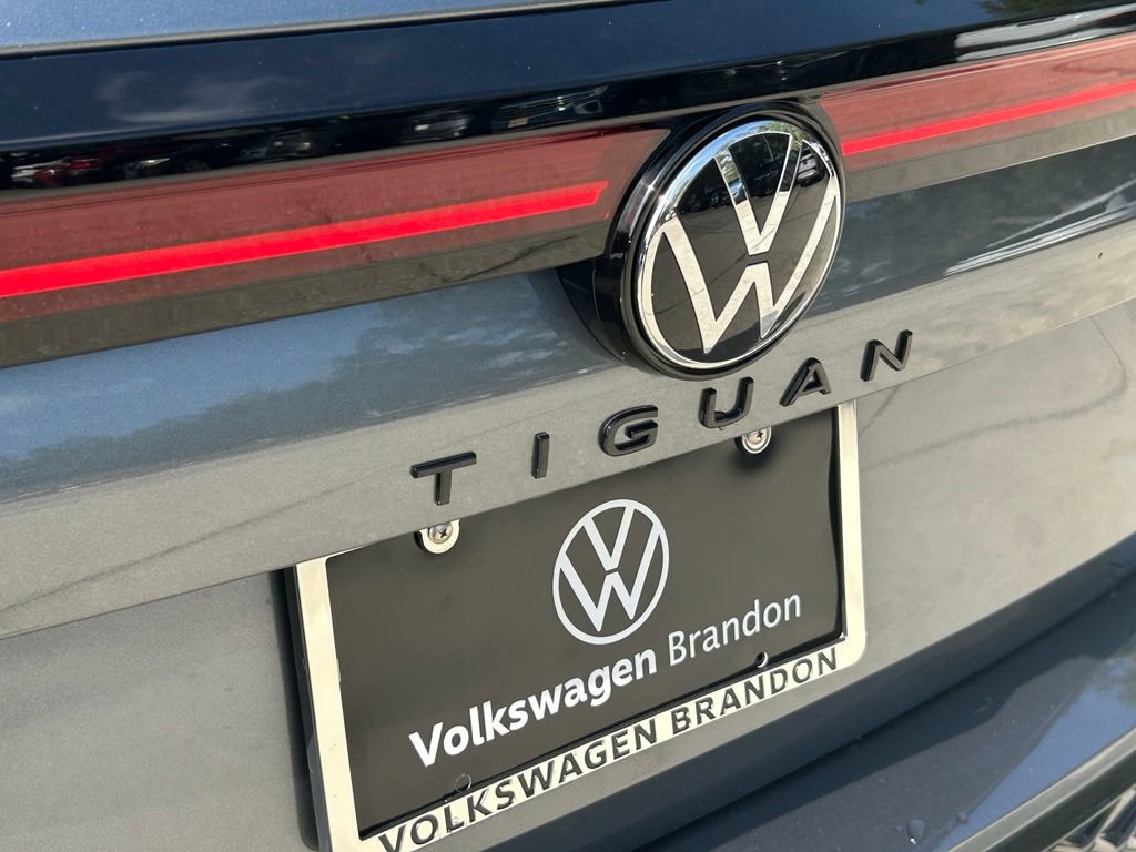 New 2026 Volkswagen Tiguan SE R-Line FWD image 30