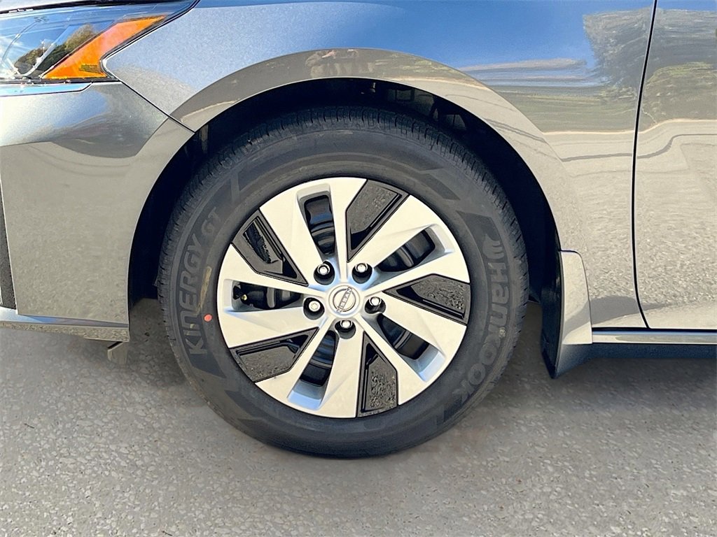 Certified 2025 Nissan Altima 2.5 S image 28