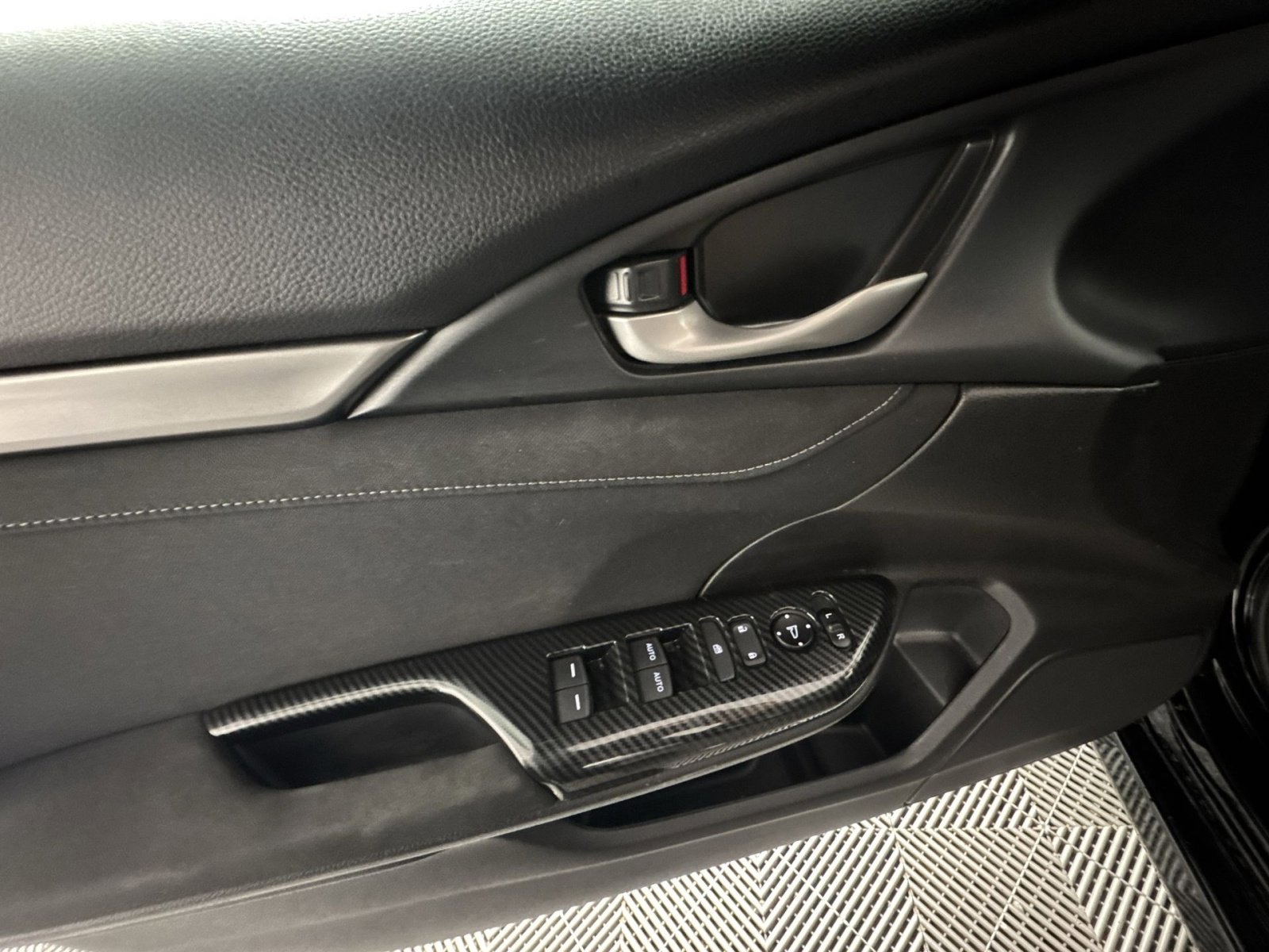 Used 2019 Honda Civic EX image 15