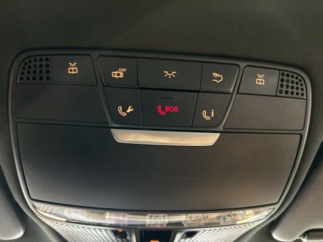 Used 2018 Mercedes-Benz GLC 300 4MATIC image 11