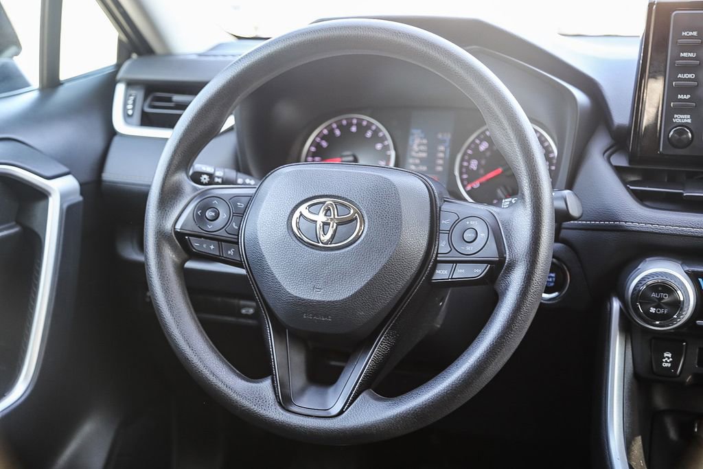 Used 2021 Toyota RAV4 XLE image 17