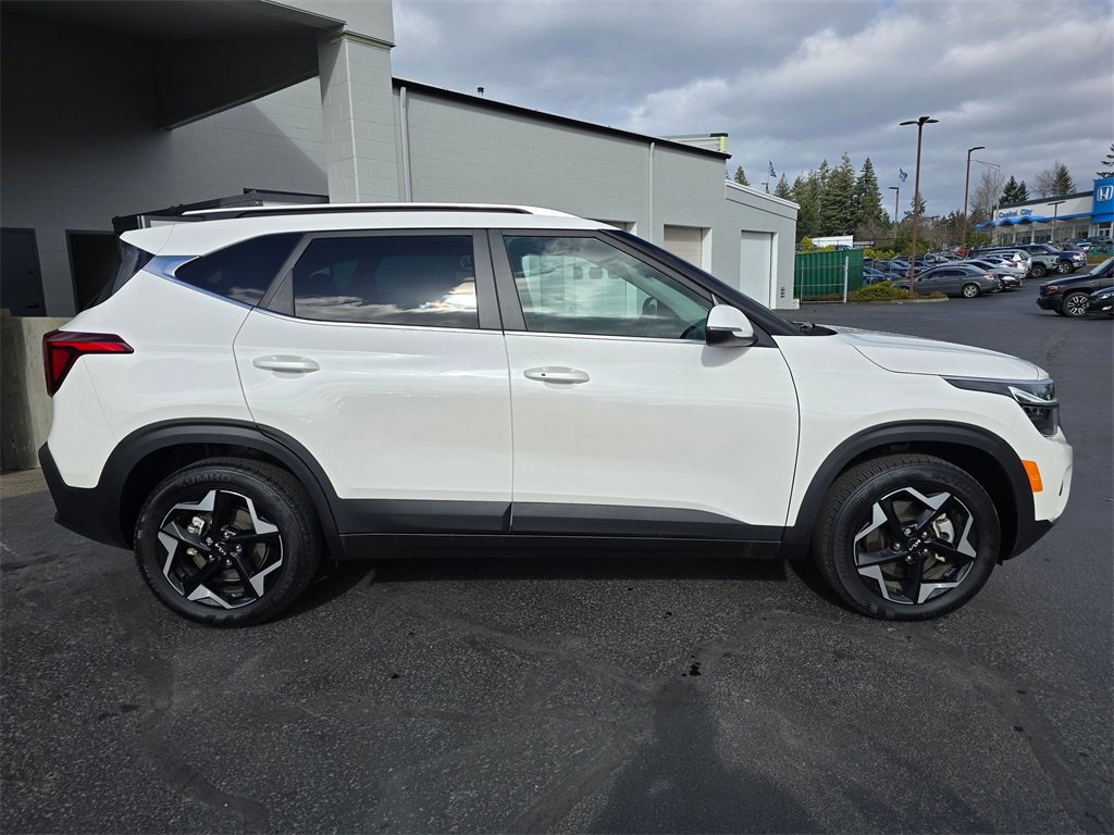 Used 2024 Kia Seltos EX image 3