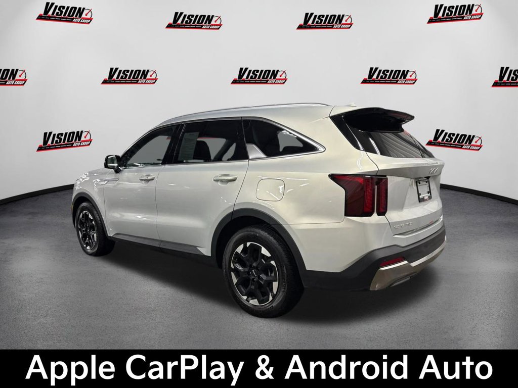 Certified 2026 Kia Sorento S w/ S Panoramic Sunroof Package FWD image 9