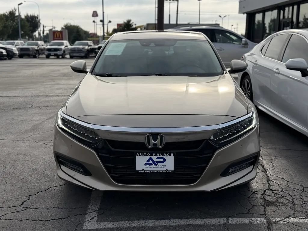 Used 2020 Honda Accord Touring image 2