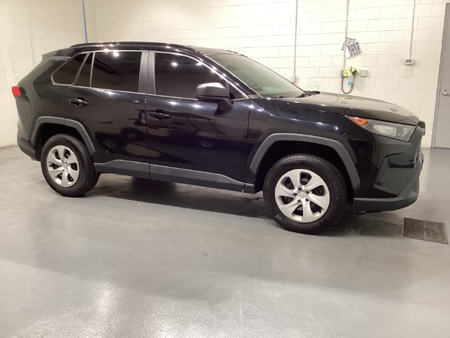Used 2021 Toyota RAV4 LE FWD image 8
