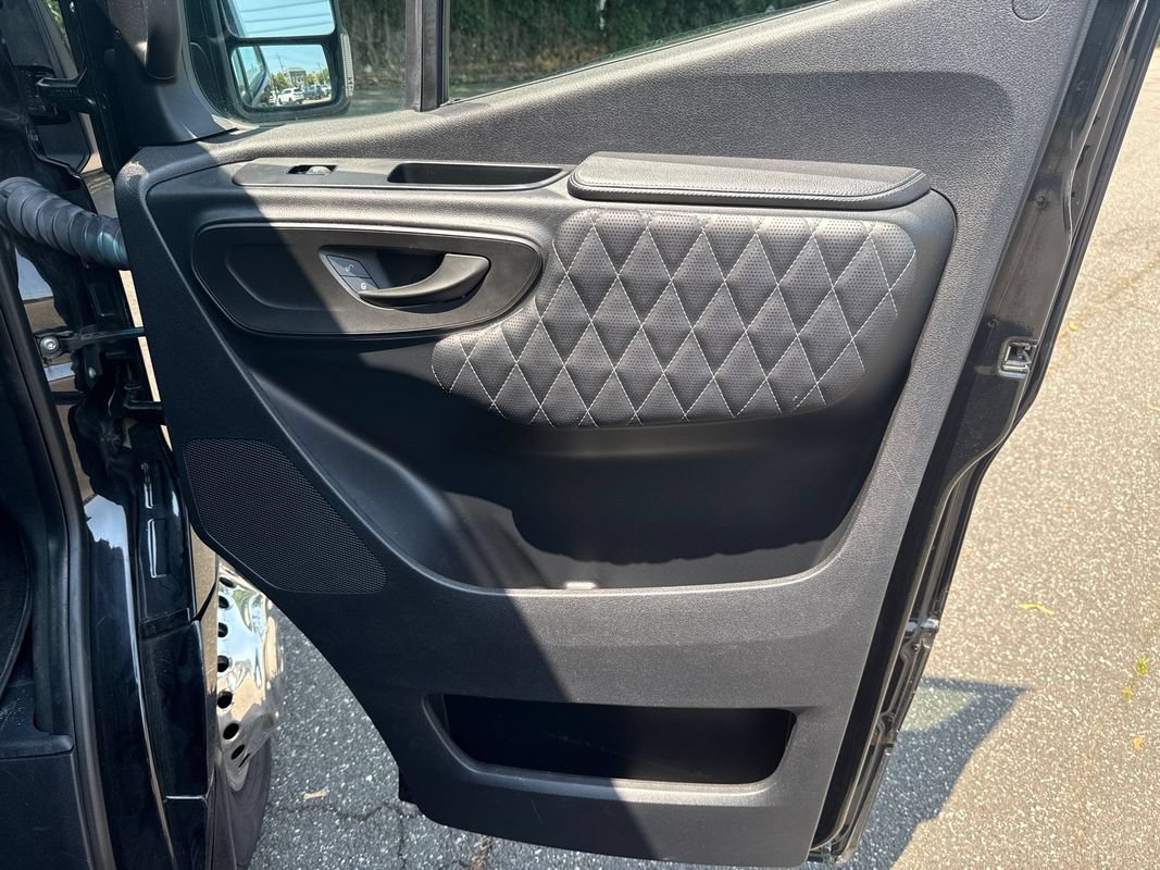 Used 2021 Mercedes-Benz Sprinter 3500 image 18