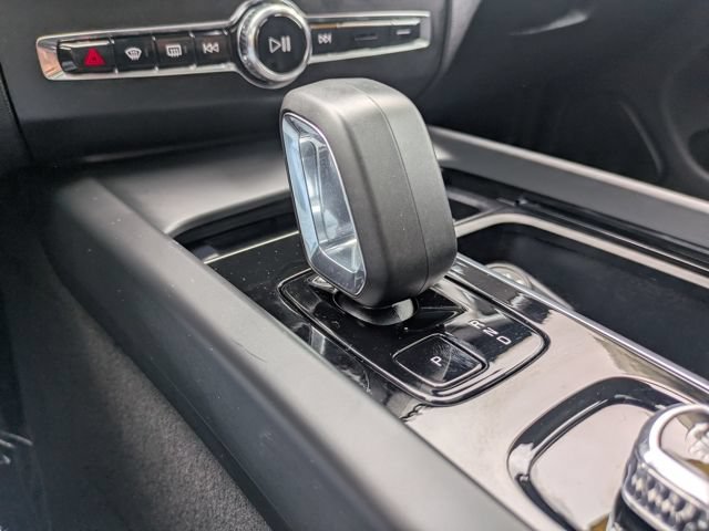 Used 2024 Volvo XC60 B5 Core w/ Protection Package Premier AWD/4WD image 27