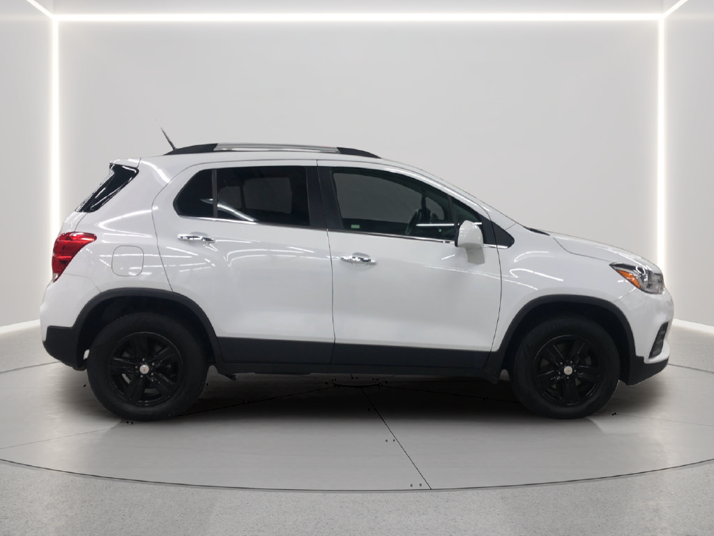 Used 2020 Chevrolet Trax LT w/ LT Convenience Package AWD/4WD image 28