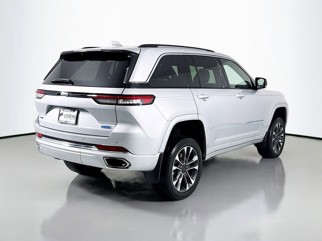 Used 2022 Jeep Grand Cherokee Overland w/ MOPAR Finishing Package AWD/4WD image 7