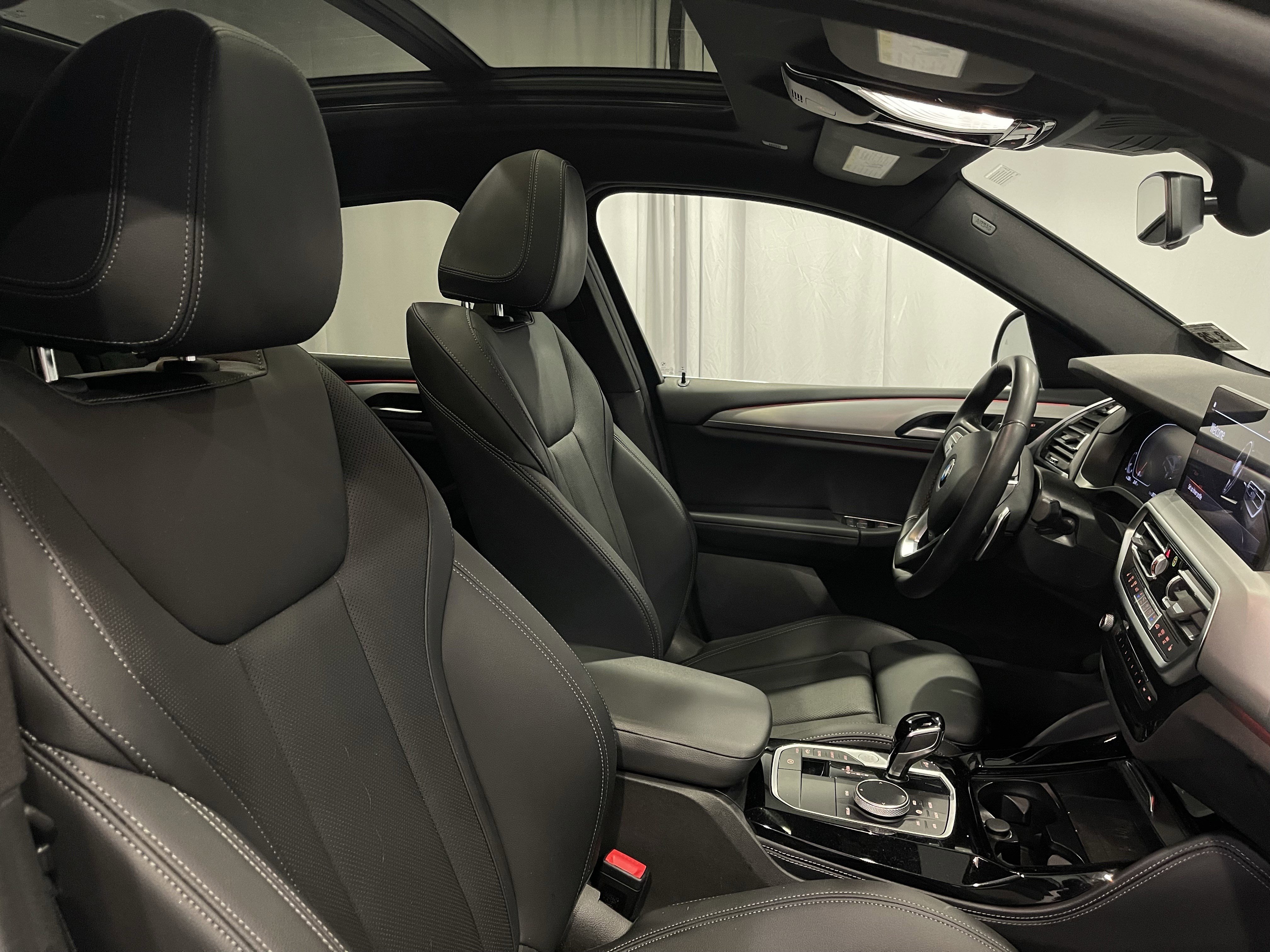 Used 2023 BMW X4 xDrive30i w/ Premium Package image 16