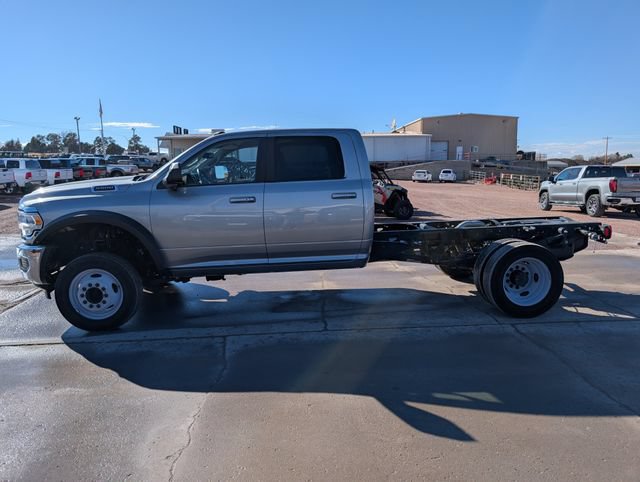 Used 2022 RAM 5500 SLT w/ Quick Order Package 27G SLT AWD/4WD image 9
