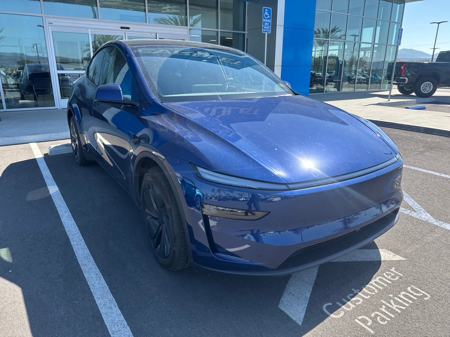 Used 2026 Tesla Model Y Long Range RWD image 1