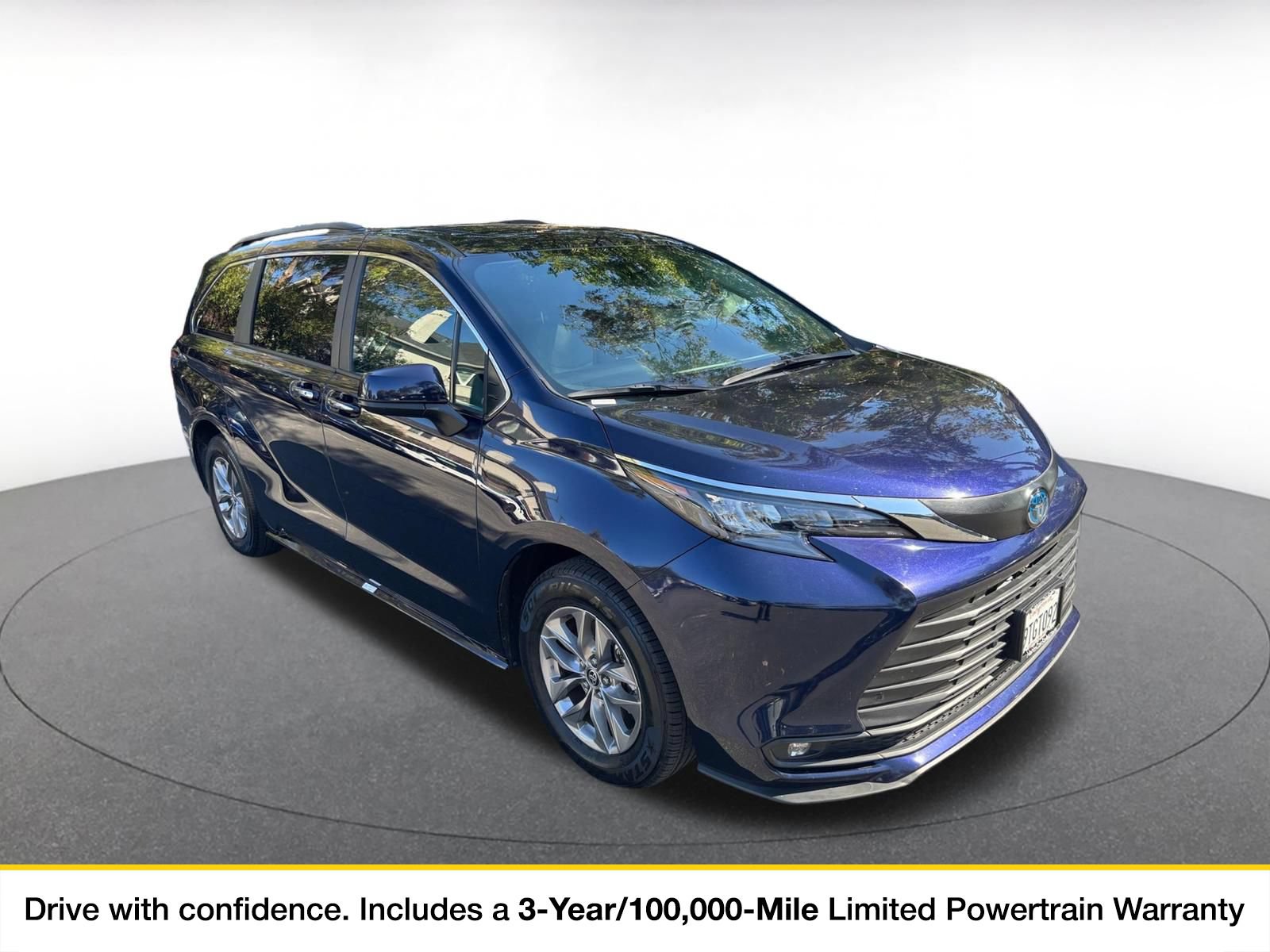 Used 2025 Toyota Sienna XLE