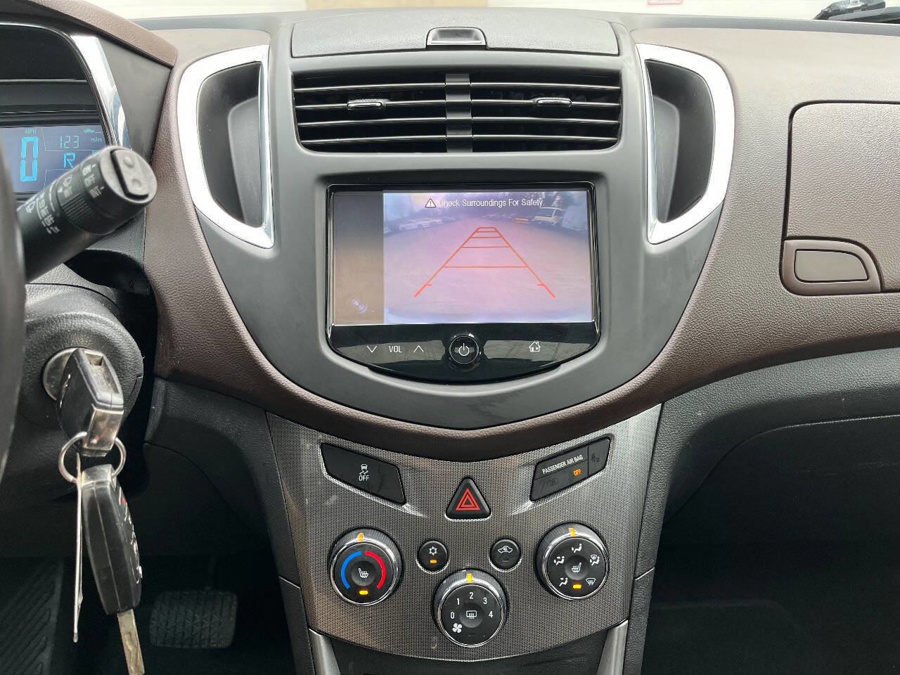 Used 2015 Chevrolet Trax LTZ AWD/4WD image 16