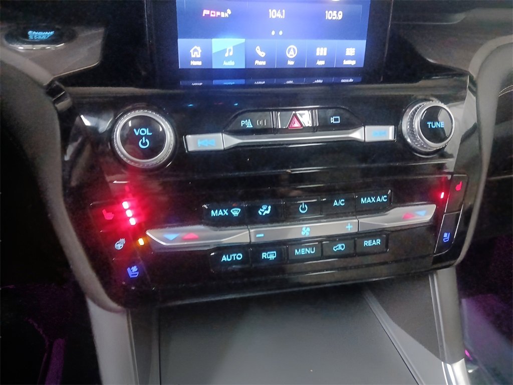 Used 2023 Ford Explorer Platinum w/ Technology Package image 13