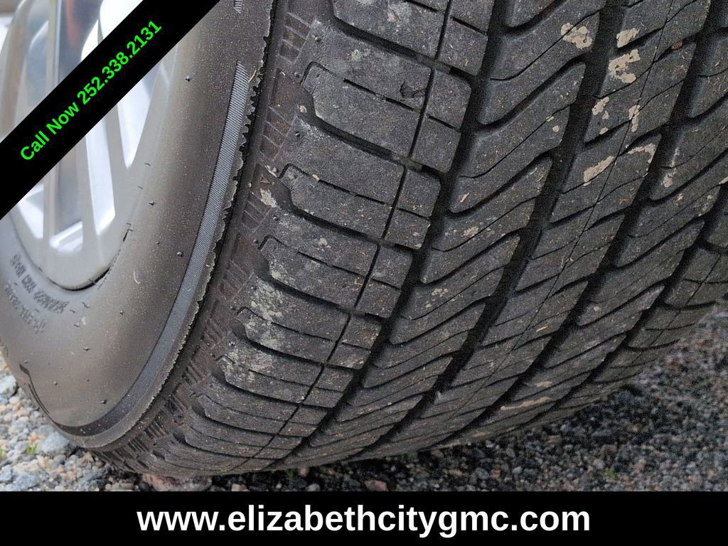 Used 2025 GMC Yukon XL Denali AWD/4WD image 12