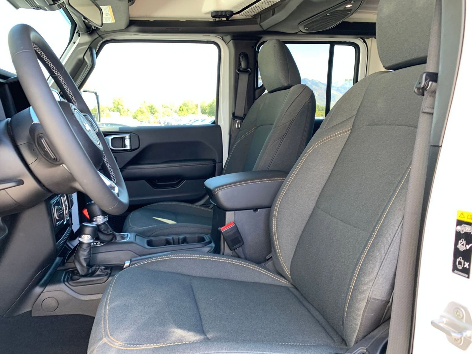 Used 2025 Jeep Wrangler Sahara image 25