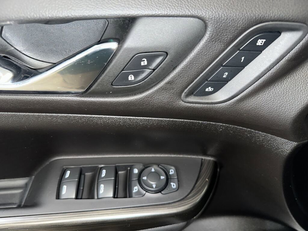 Certified 2023 GMC Acadia SLT w/ Preferred Package image 6