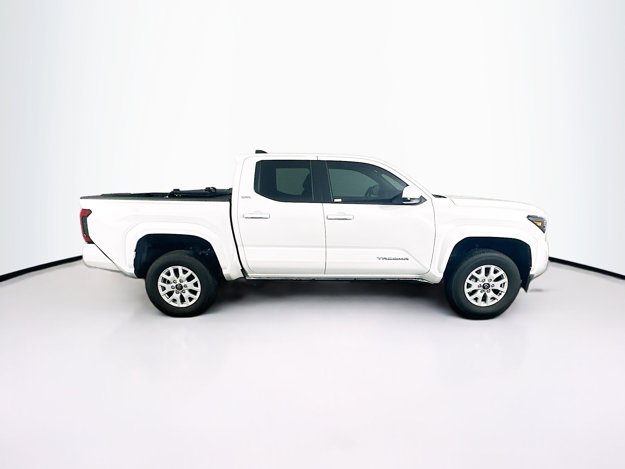 Used 2024 Toyota Tacoma SR5 RWD image 10