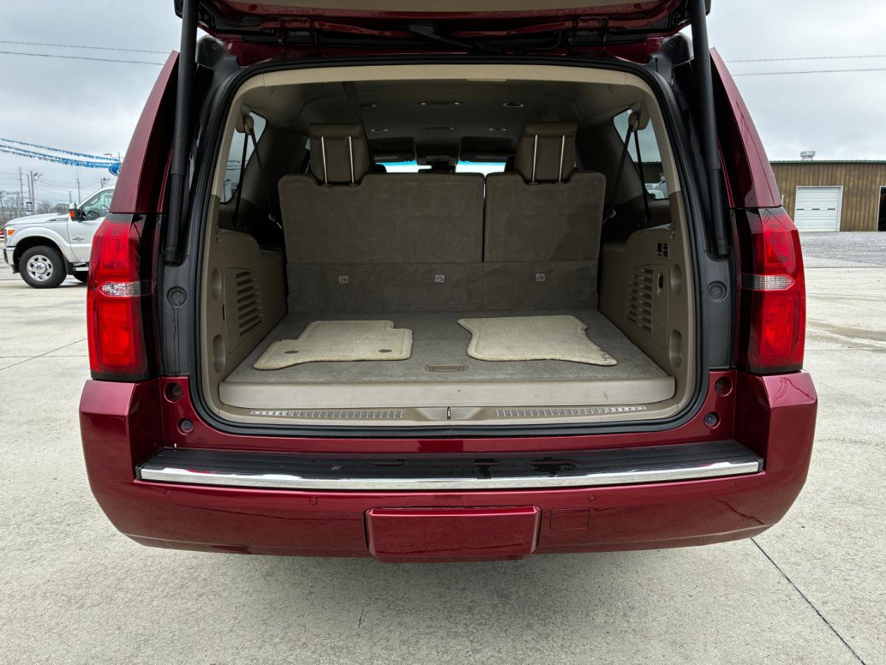 Used 2020 Chevrolet Suburban Premier RWD image 36