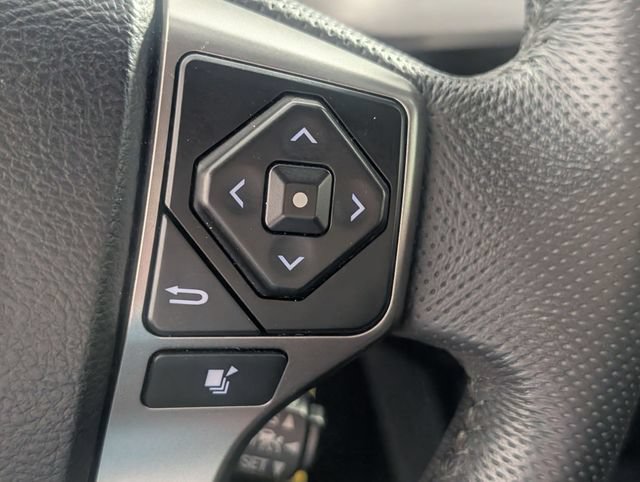 Used 2021 Toyota Tacoma SR5 RWD image 17