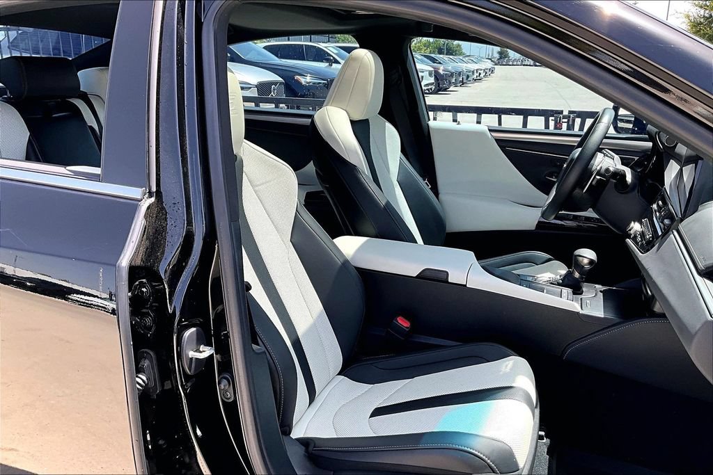 Used 2022 Lexus ES 350 F Sport FWD image 9