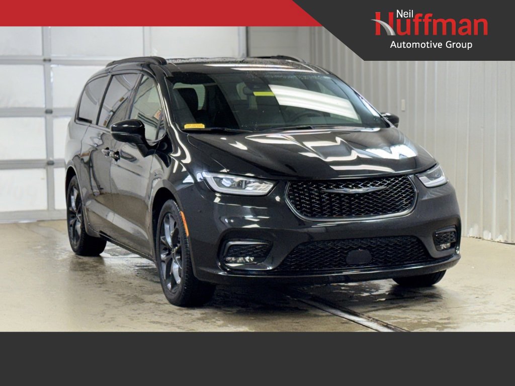 Used 2023 Chrysler Pacifica Touring-L w/ S Appearance Package