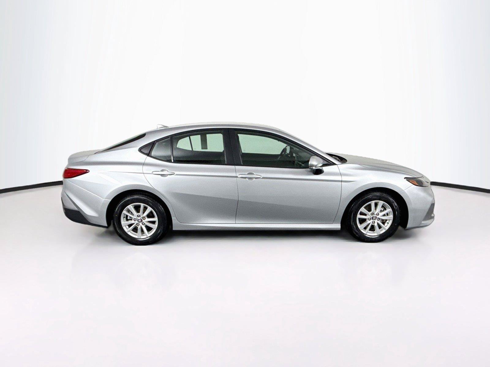Used 2025 Toyota Camry LE FWD image 10