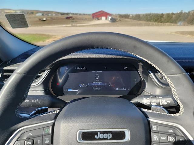 Used 2023 Jeep Grand Cherokee Limited image 15