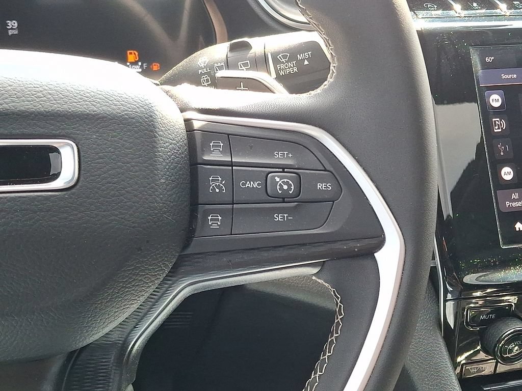 Used 2025 Jeep Grand Cherokee Laredo X AWD/4WD image 22
