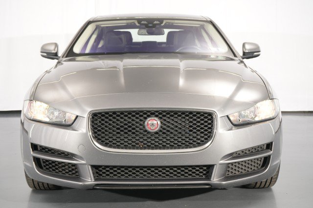 Used 2018 Jaguar XE Premium AWD/4WD image 5