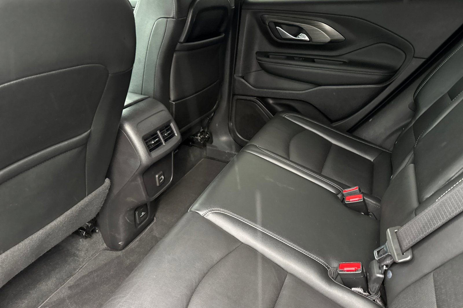 Certified 2024 GMC Terrain SLT image 12