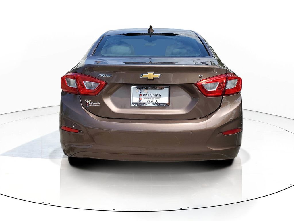 Used 2019 Chevrolet Cruze LT w/ Convenience Package image 4
