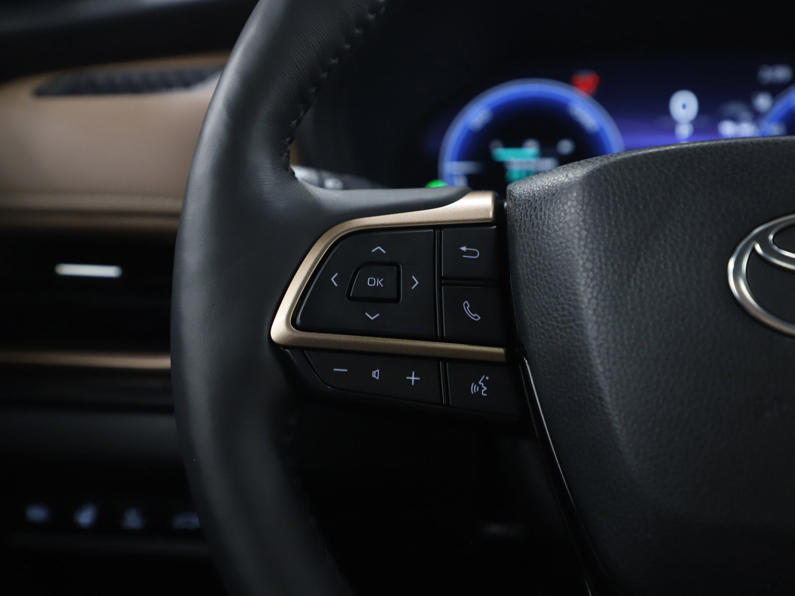 Used 2024 Toyota Grand Highlander AWD Hybrid image 29