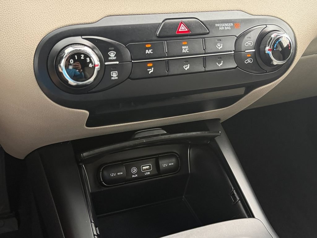 Used 2016 Kia Sorento FWD image 24