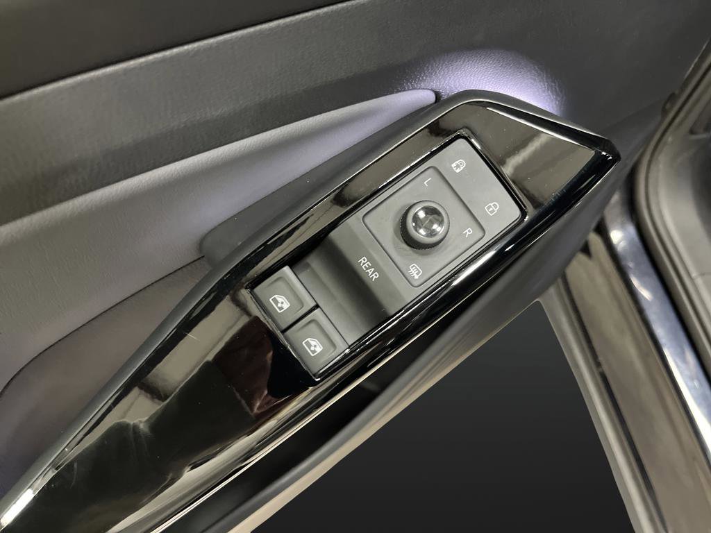 Used 2024 Volkswagen ID.4 Pro S image 28