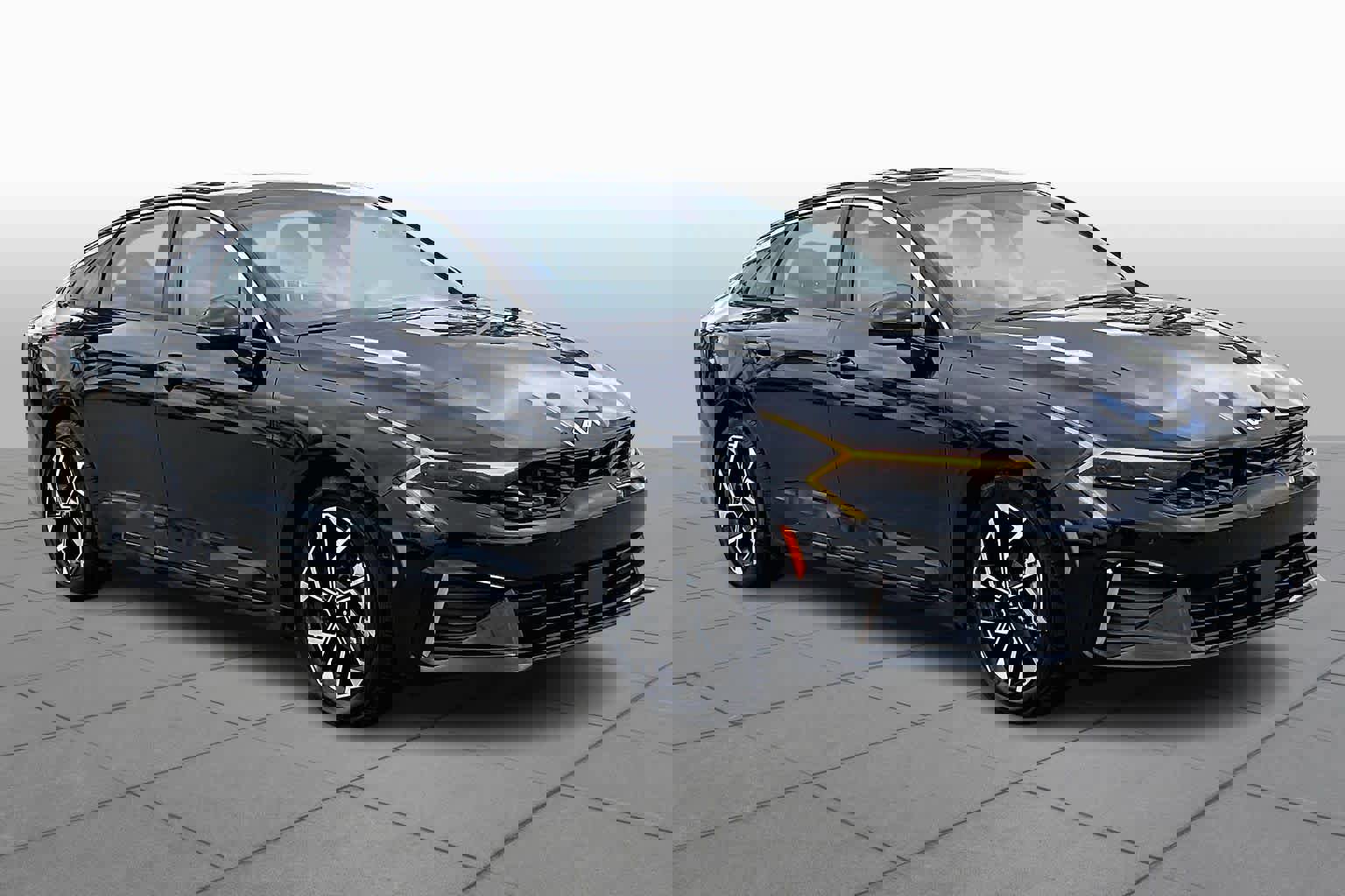 Used 2025 Kia K5 EX image 3